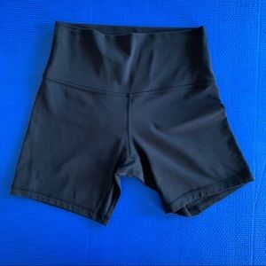 Lululemon Align 6” Shorts Size 6
